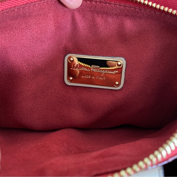 Salvatore Ferragamore beige organizer tote bag - Picture 14 of 16